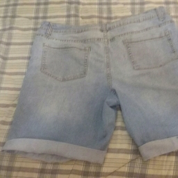 Jean shorts - Picture 2 of 3